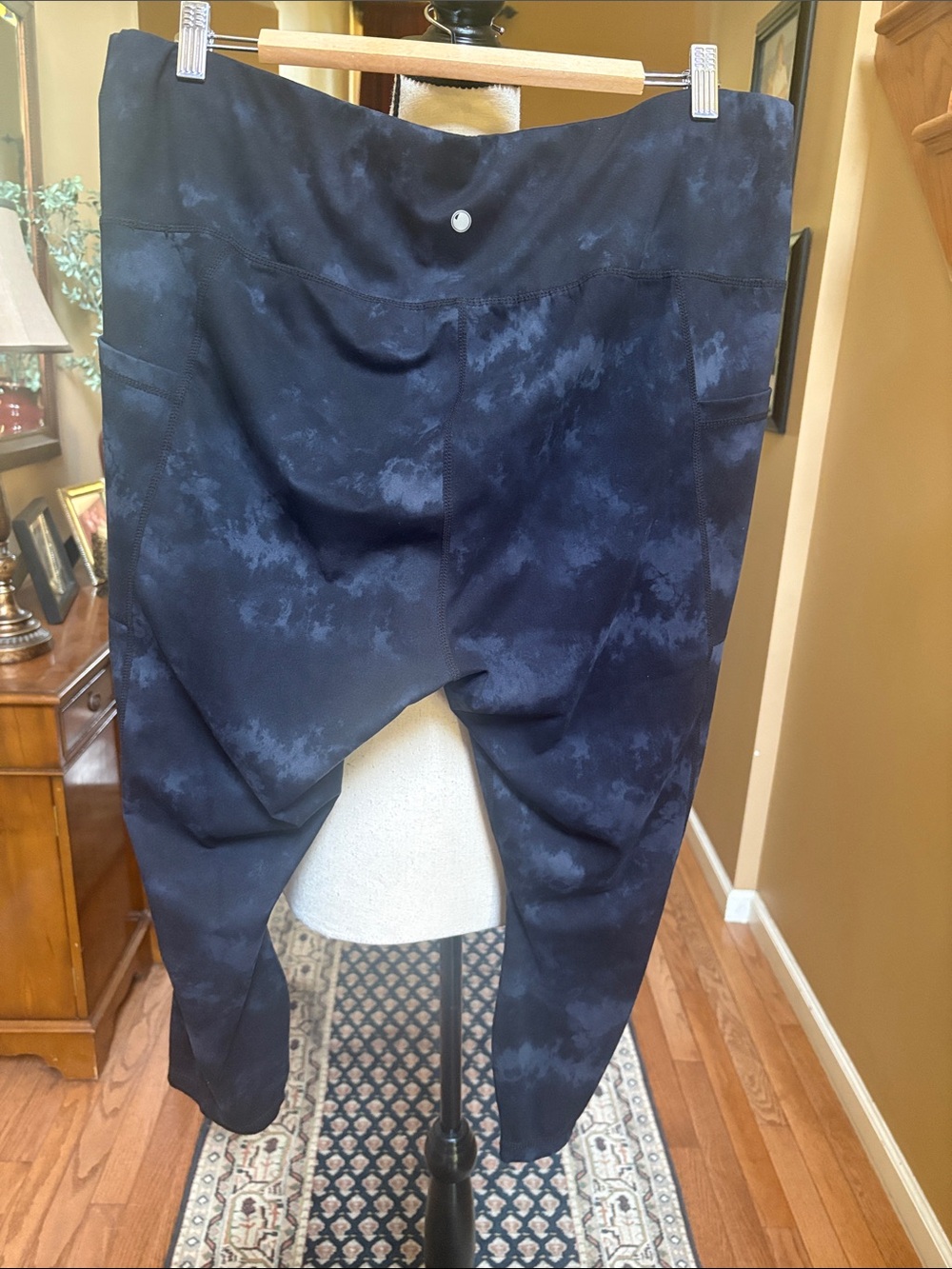 Yogalicious Lux Blue/Black Tye Dye Cropped Active Leggings - Picture 2 of 3